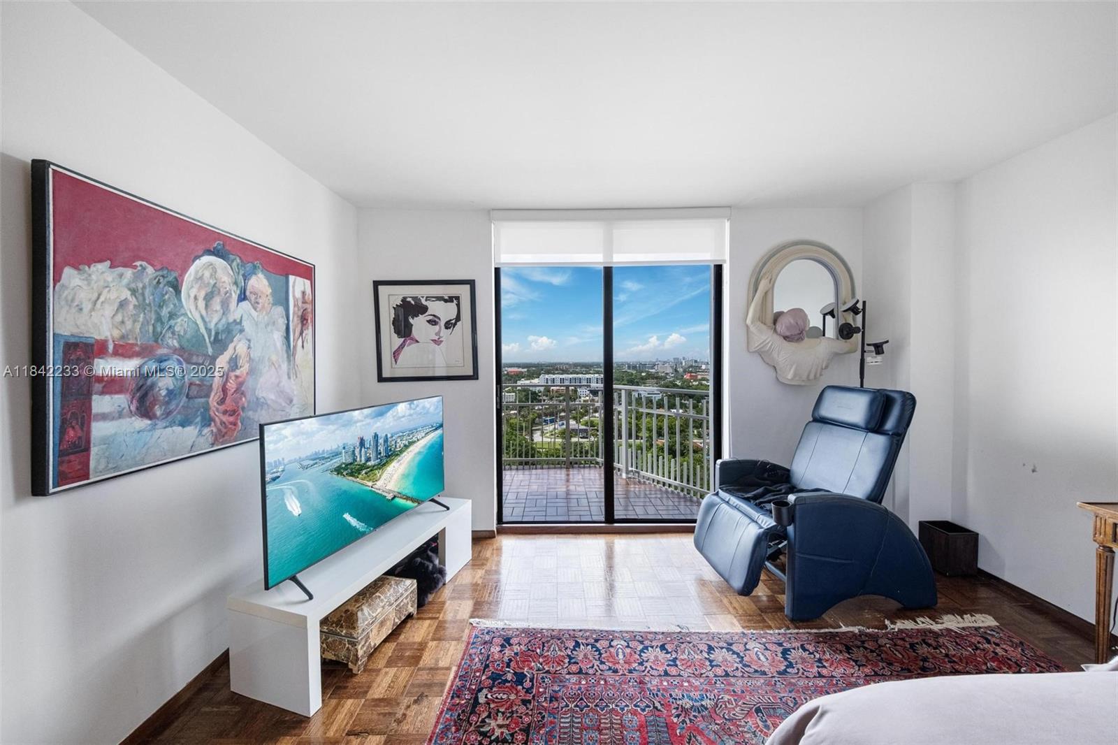 TOWERS OF QUAYSIDE CONDO - Residential