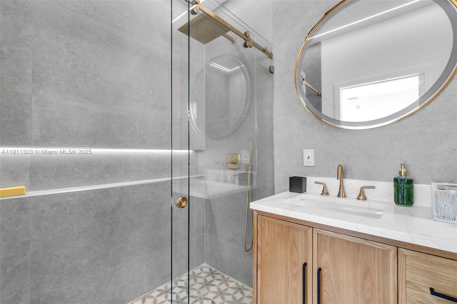 WEST SHENANDOAH - Residential