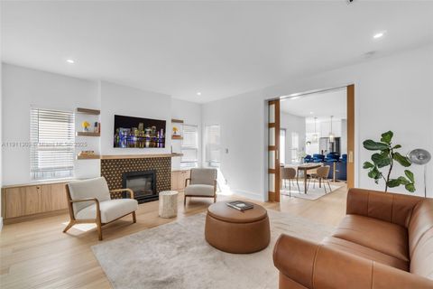 2043 SW 7th St Miami FL 33135