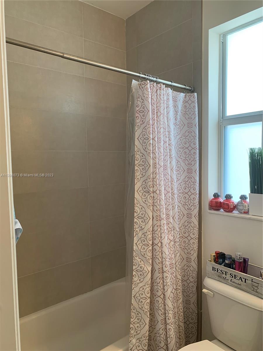 VINTAGE ESTATES - Residential