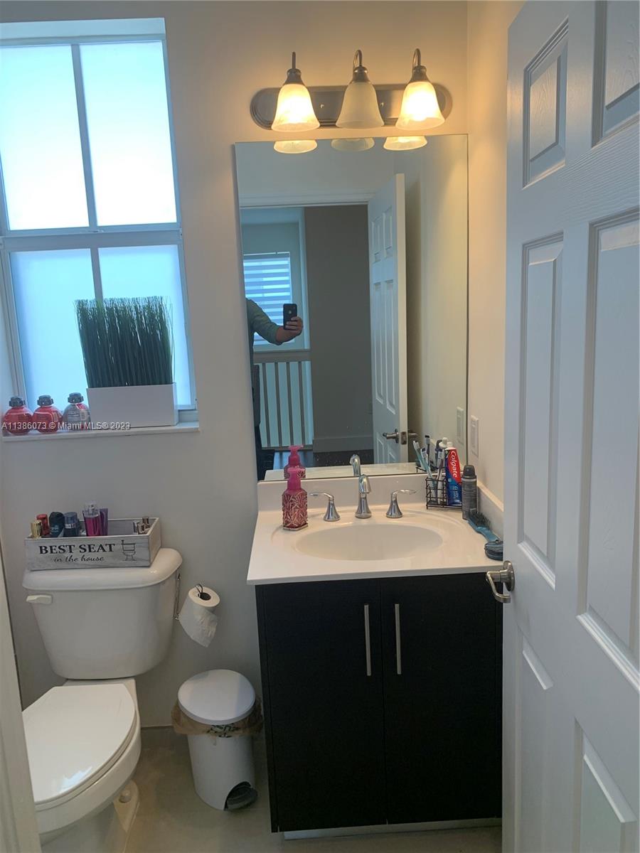 VINTAGE ESTATES - Residential