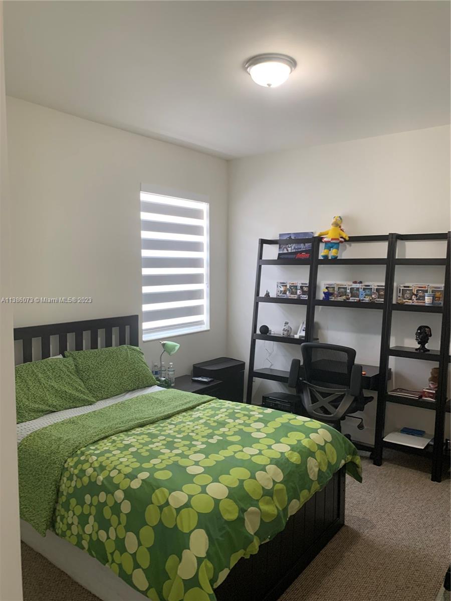 VINTAGE ESTATES - Residential