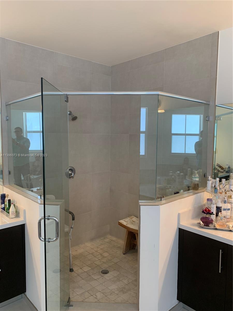 VINTAGE ESTATES - Residential