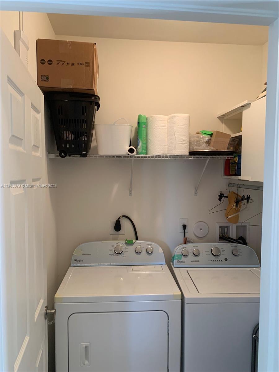 VINTAGE ESTATES - Residential