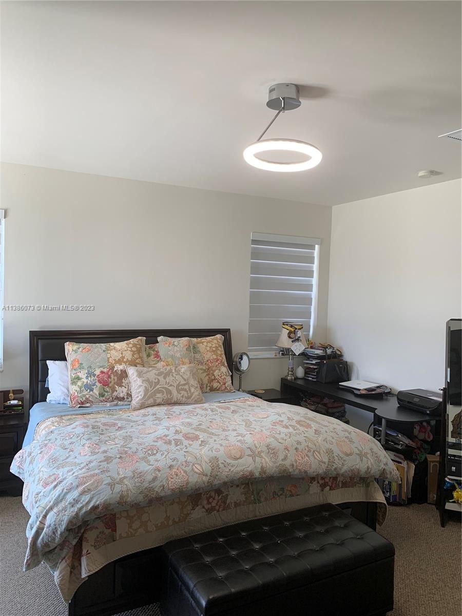 VINTAGE ESTATES - Residential