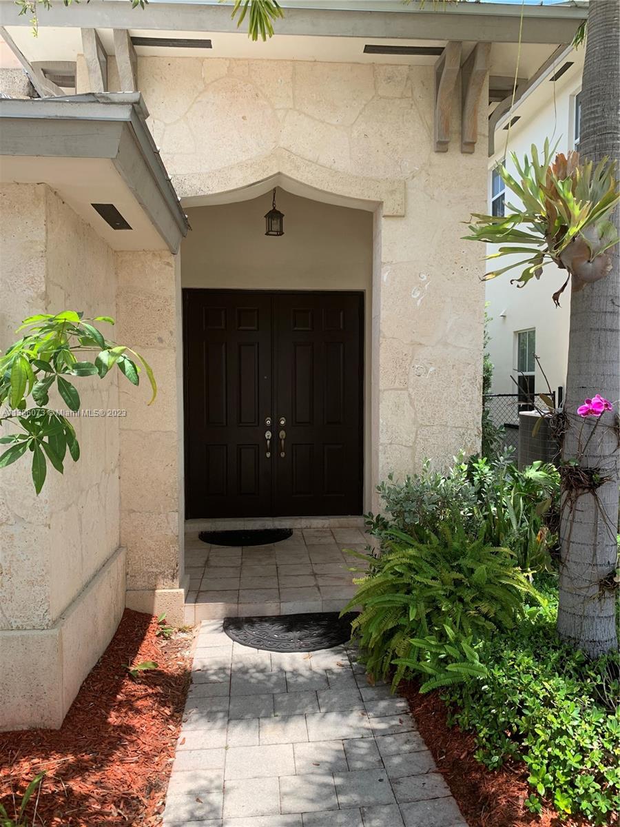 VINTAGE ESTATES - Residential