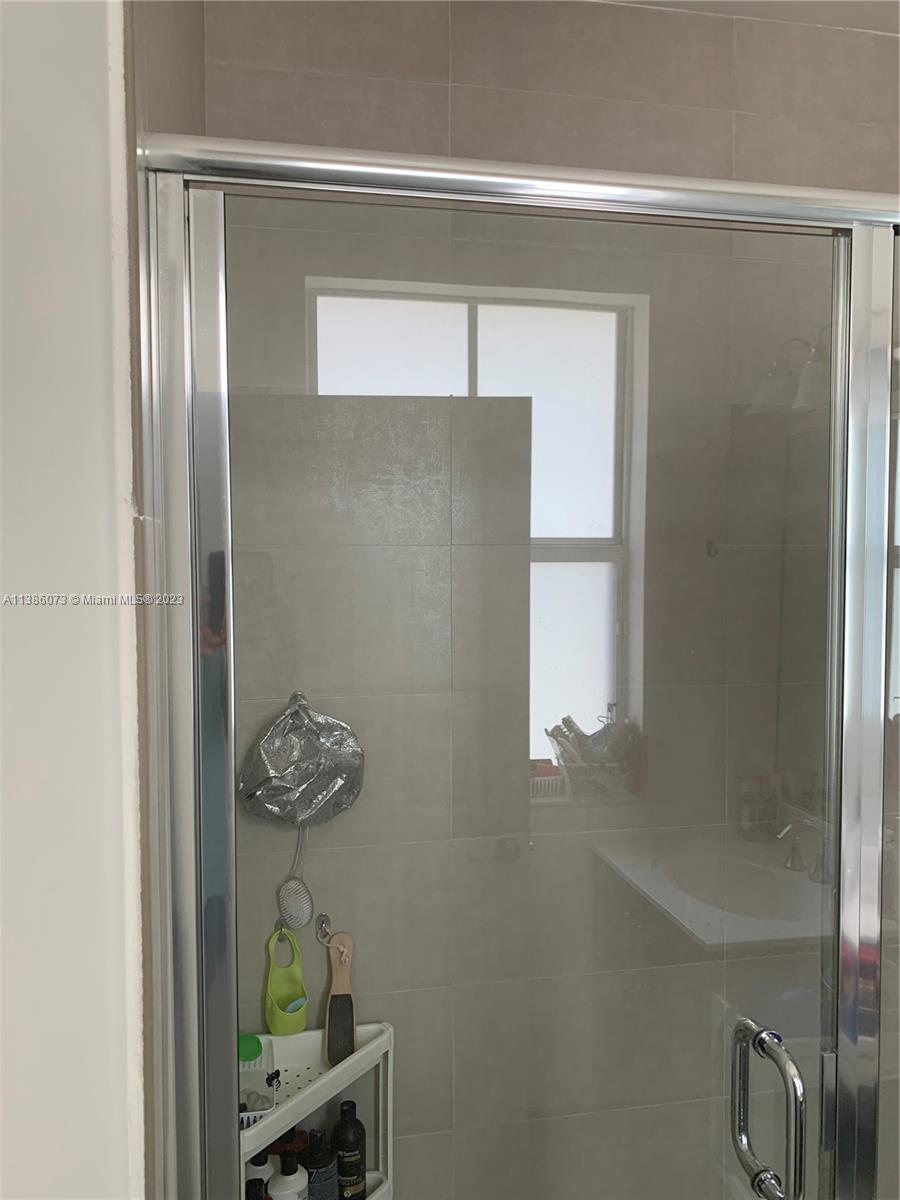 VINTAGE ESTATES - Residential