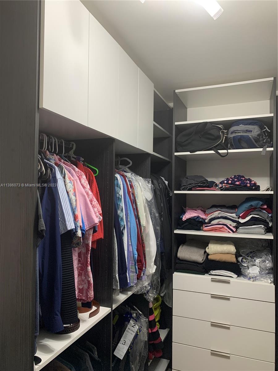 VINTAGE ESTATES - Residential