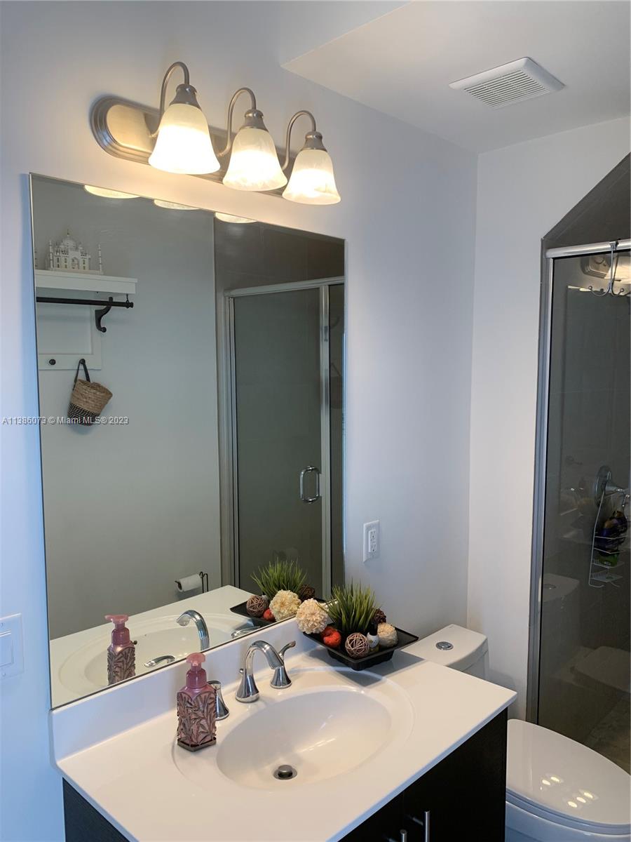 VINTAGE ESTATES - Residential