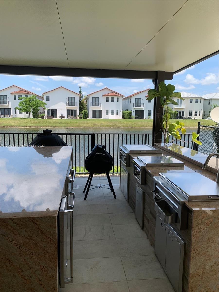 VINTAGE ESTATES - Residential