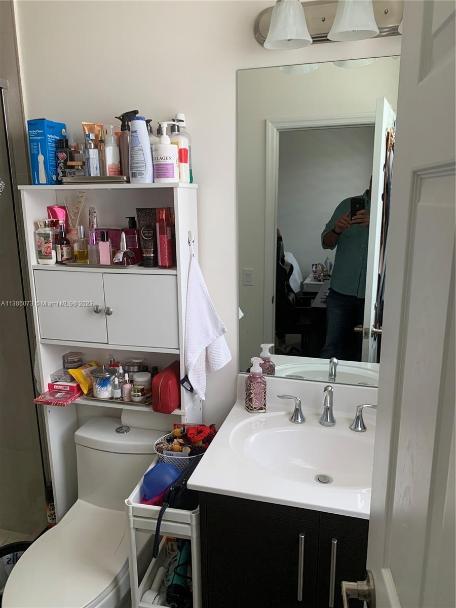 VINTAGE ESTATES - Residential