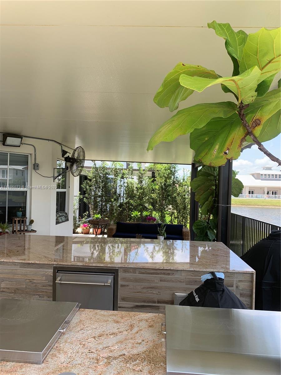 VINTAGE ESTATES - Residential