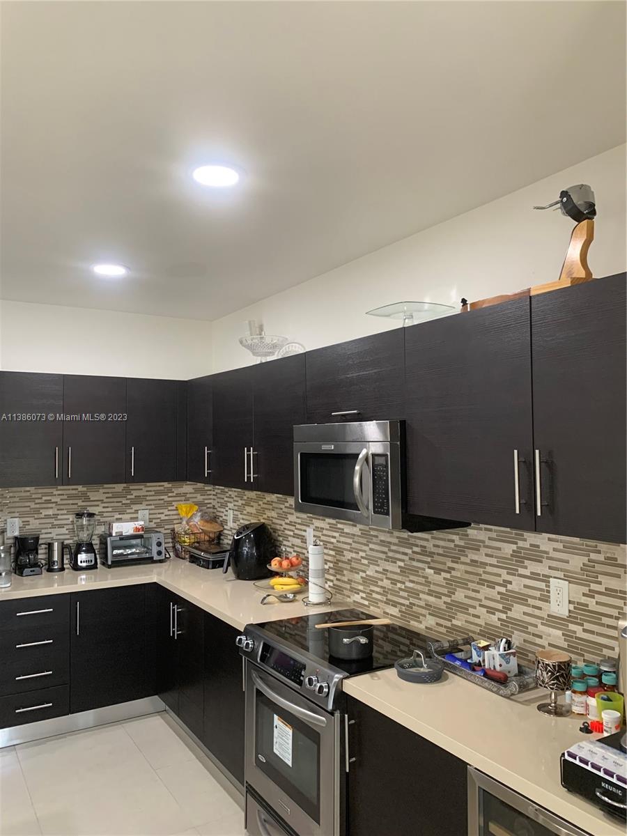 VINTAGE ESTATES - Residential