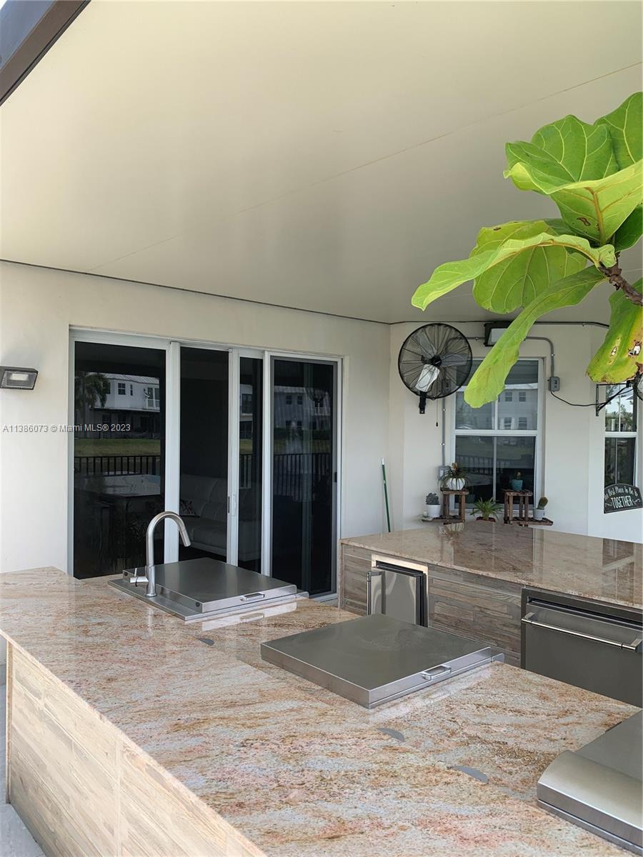 VINTAGE ESTATES - Residential