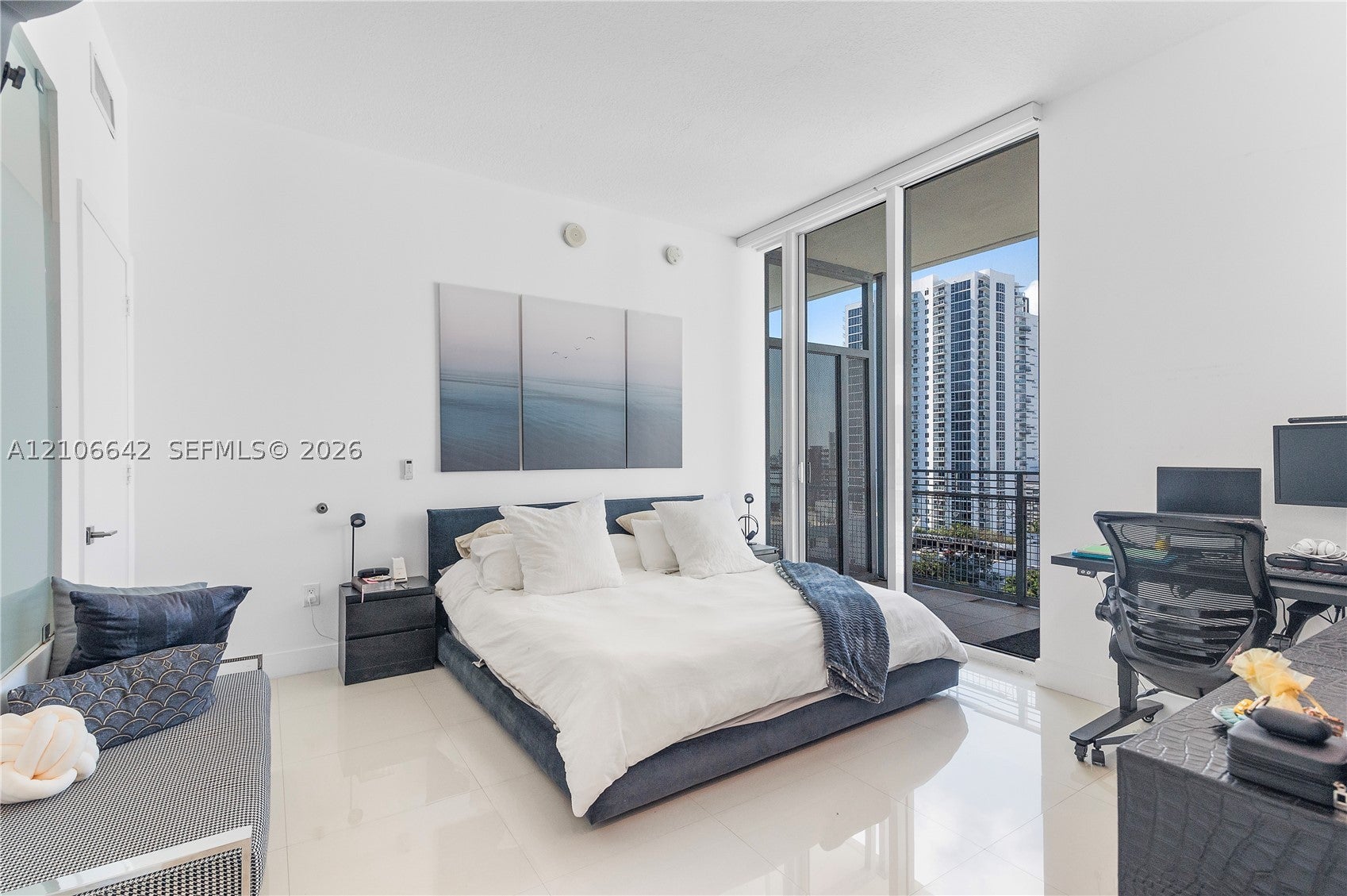 350 NE 24th St 1103