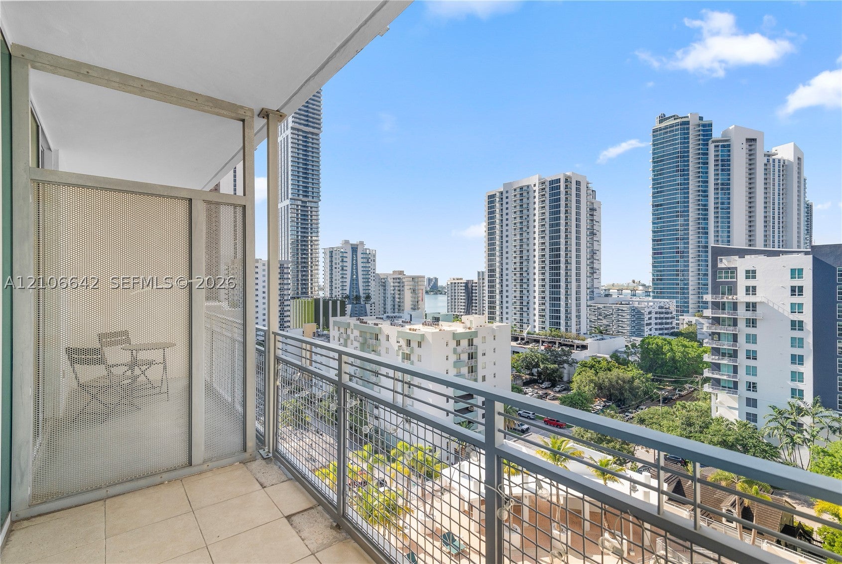 350 NE 24th St 1103