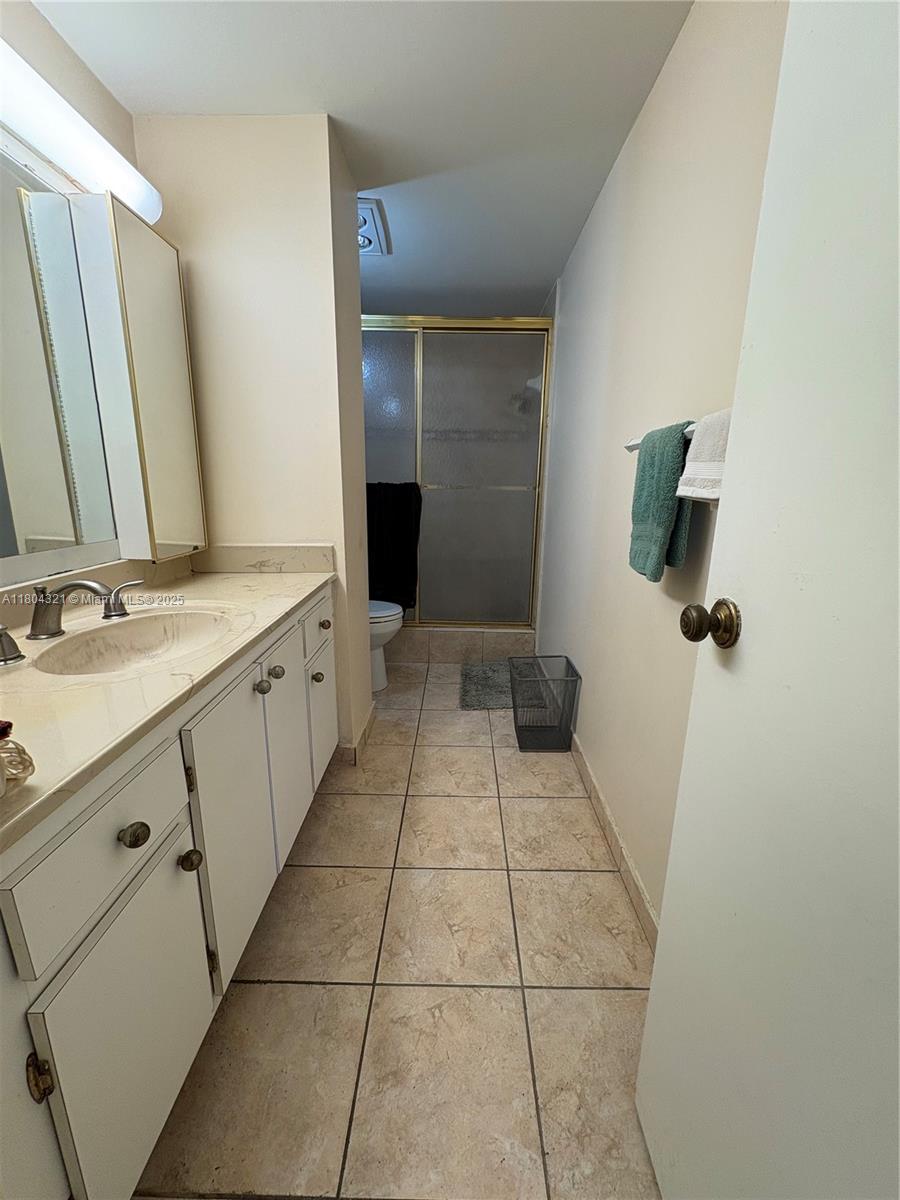 HILLCREST EAST NO 27 COND - Residential