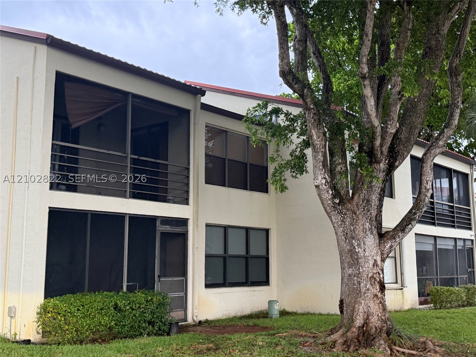 2300 S Cypress Bend Dr 102