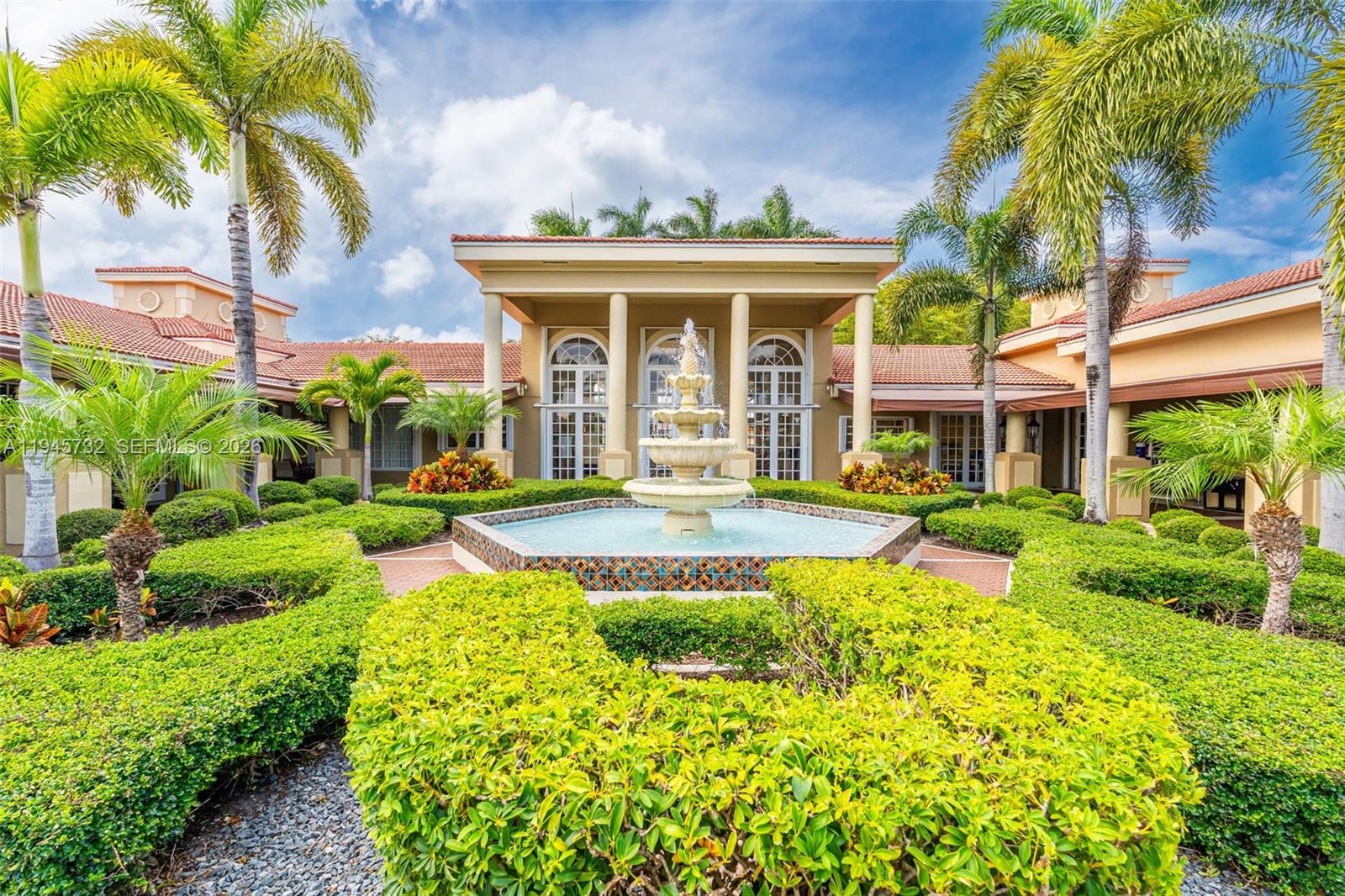 KEYS GATE CONDO NO FOUR - Residential