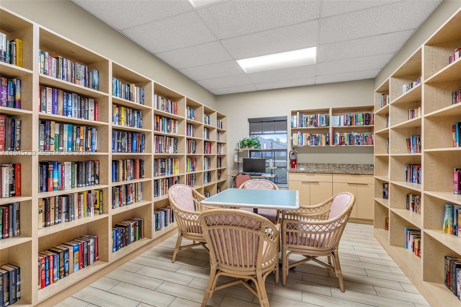 KEYS GATE CONDO NO FOUR - Residential