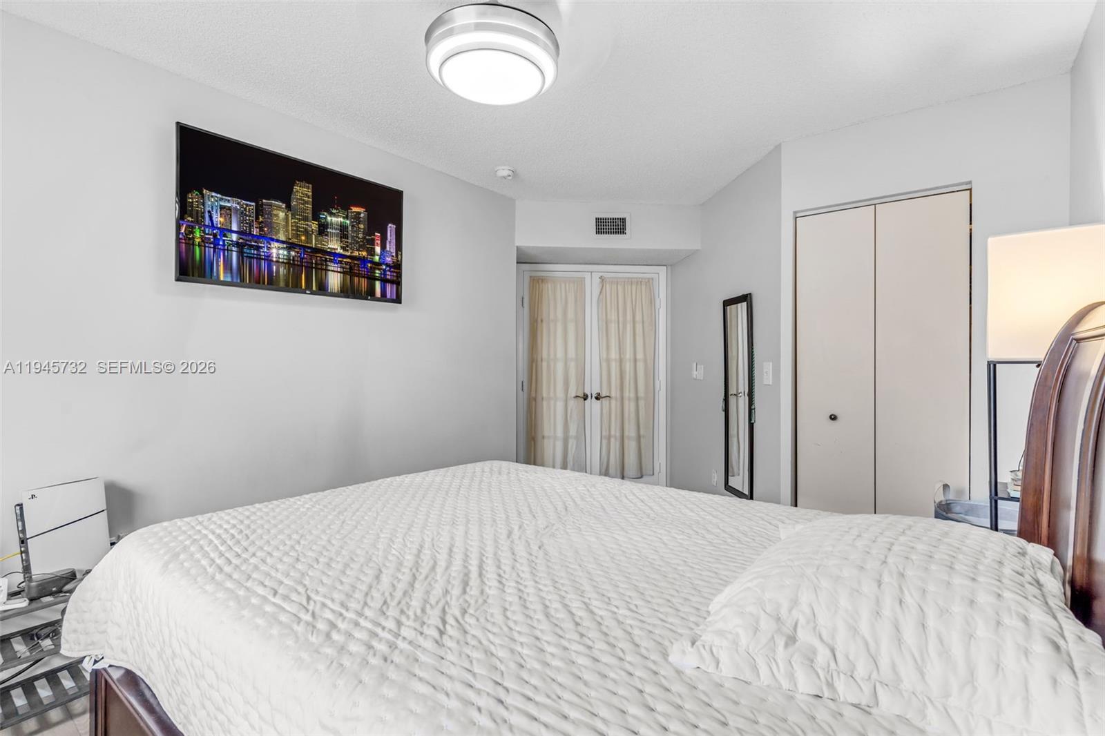 KEYS GATE CONDO NO FOUR - Residential