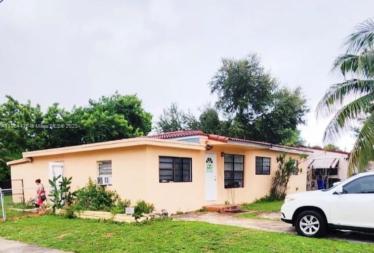 GREAT CORNER HOME FOR RENT IN NORTH MIAMI BEACH, 3 BEDS/2 BATHS, FRESHLY PAINTED, BEST LOCATION CLOSE TO THE BEACH, EXPRESS WAYS, AVENTURA MALL AND MORE!!!