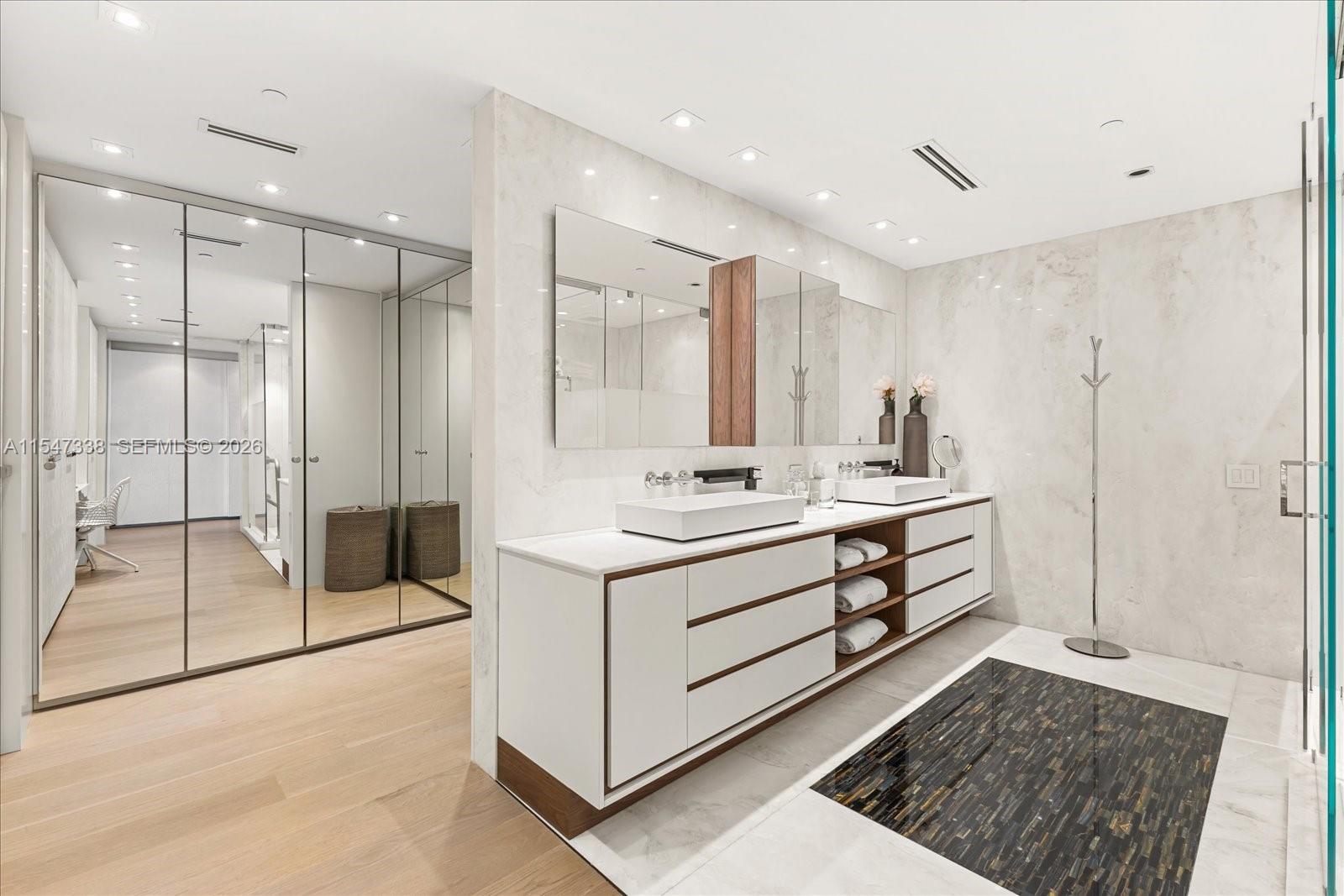 7400 OCEANSIDE AT FISHER - Residential