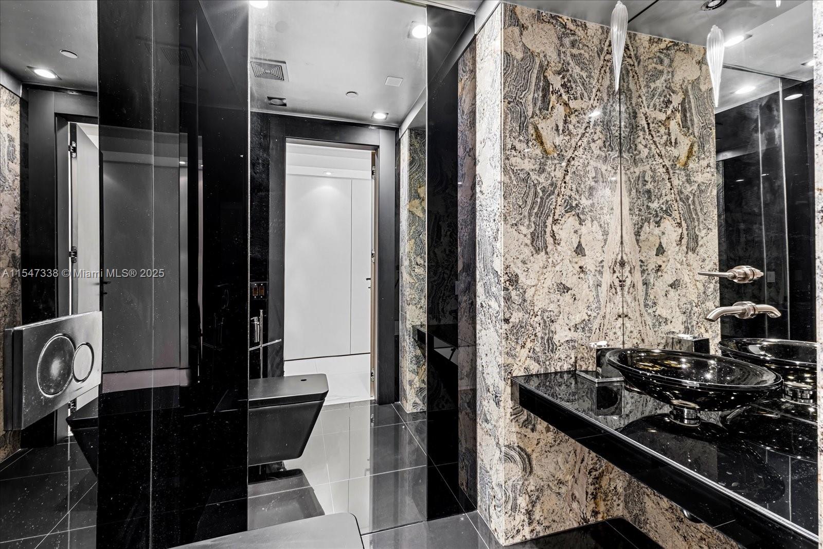 7400 OCEANSIDE AT FISHER - Residential