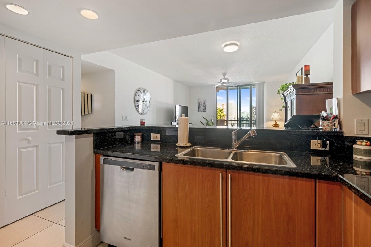 610 CLEMATIS CONDO - Residential