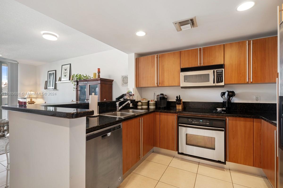 610 CLEMATIS CONDO - Residential