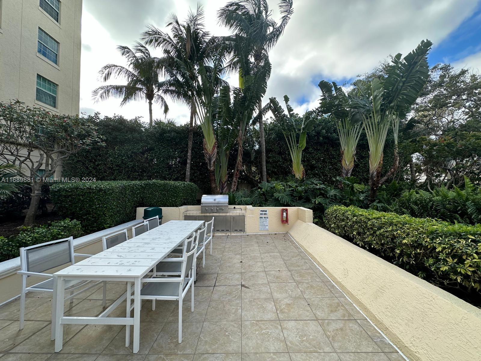 610 CLEMATIS CONDO - Residential