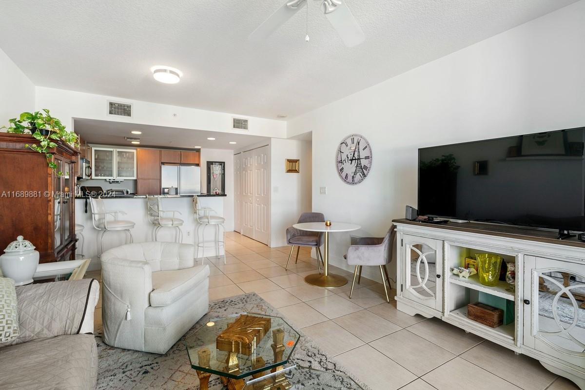610 CLEMATIS CONDO - Residential