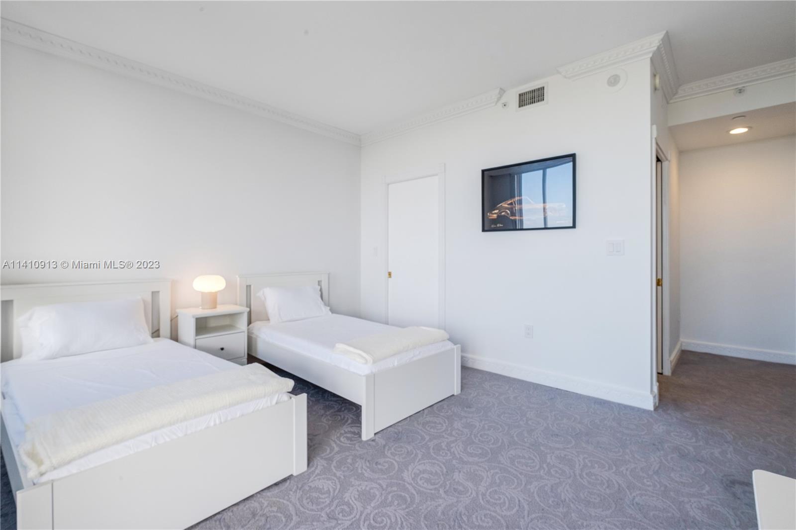 CLUB TOWER ONE CONDO - Residential