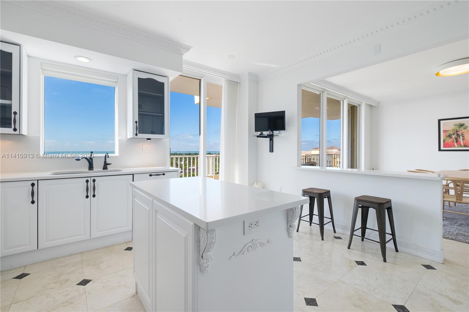 CLUB TOWER ONE CONDO - Residential