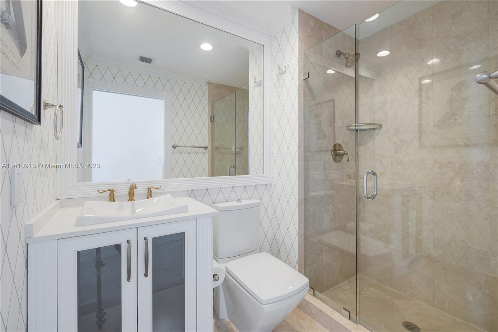 CLUB TOWER ONE CONDO - Residential