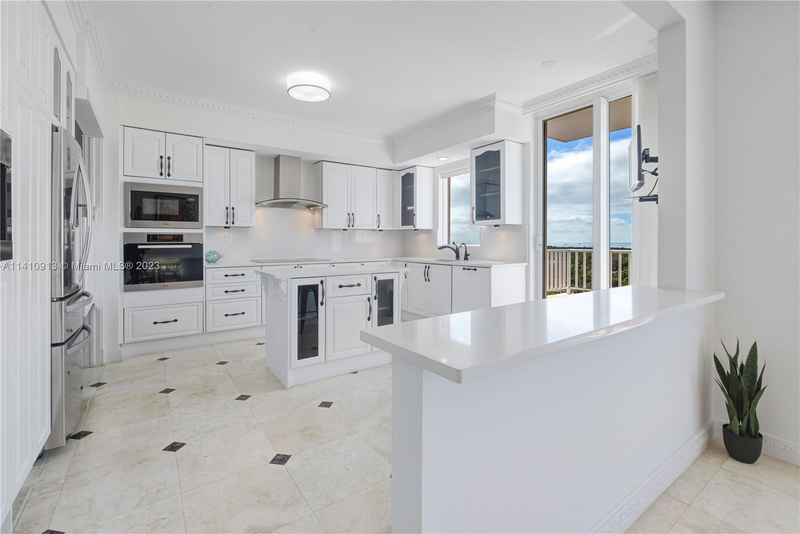 CLUB TOWER ONE CONDO - Residential