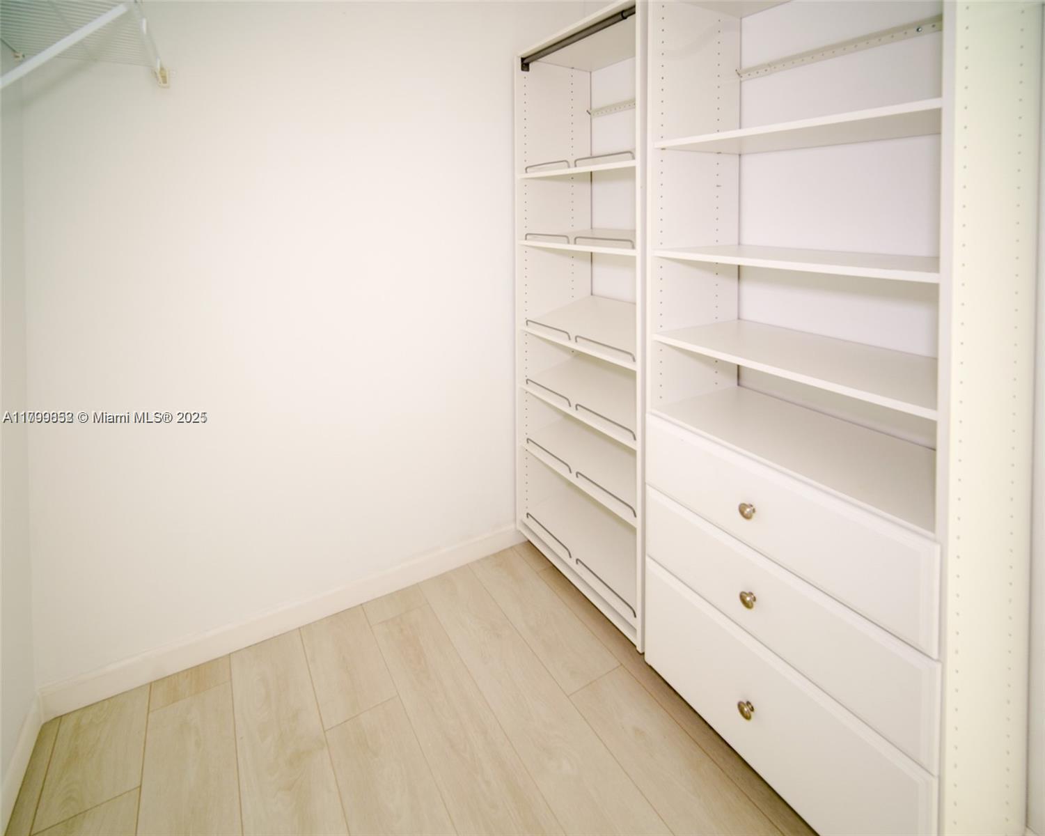 601 NE 27th St 1004
