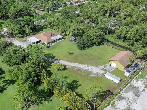 A home in Loxahatchee