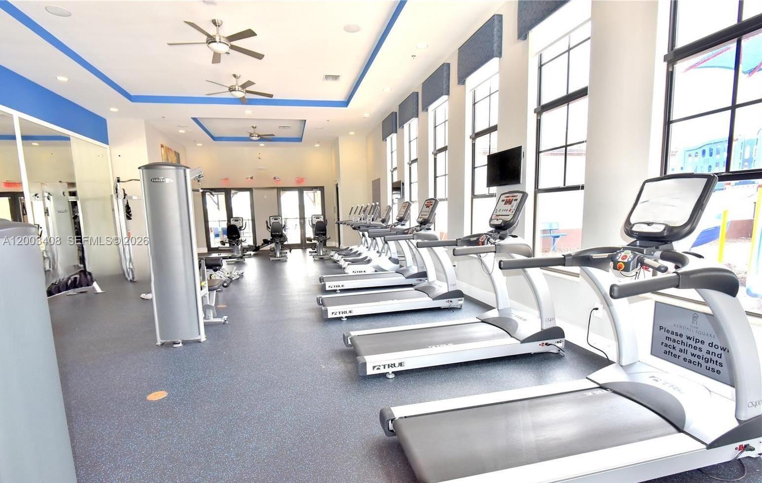 KENDALL COMMONS TOWNHOMES - Residential