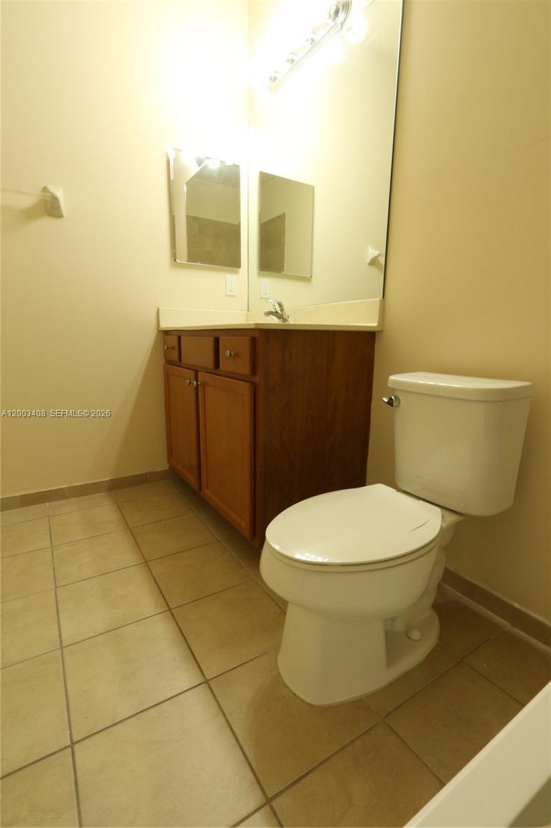 KENDALL COMMONS TOWNHOMES - Residential