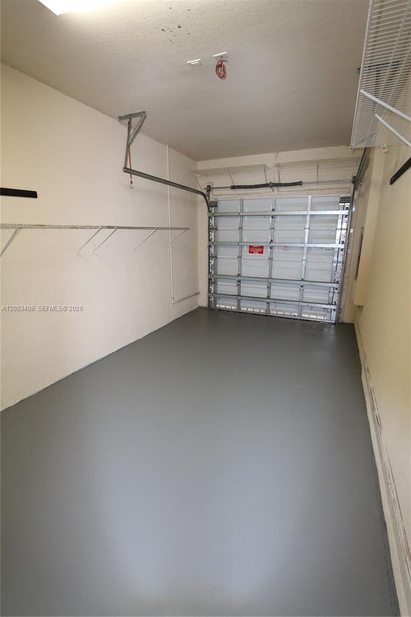 KENDALL COMMONS TOWNHOMES - Residential