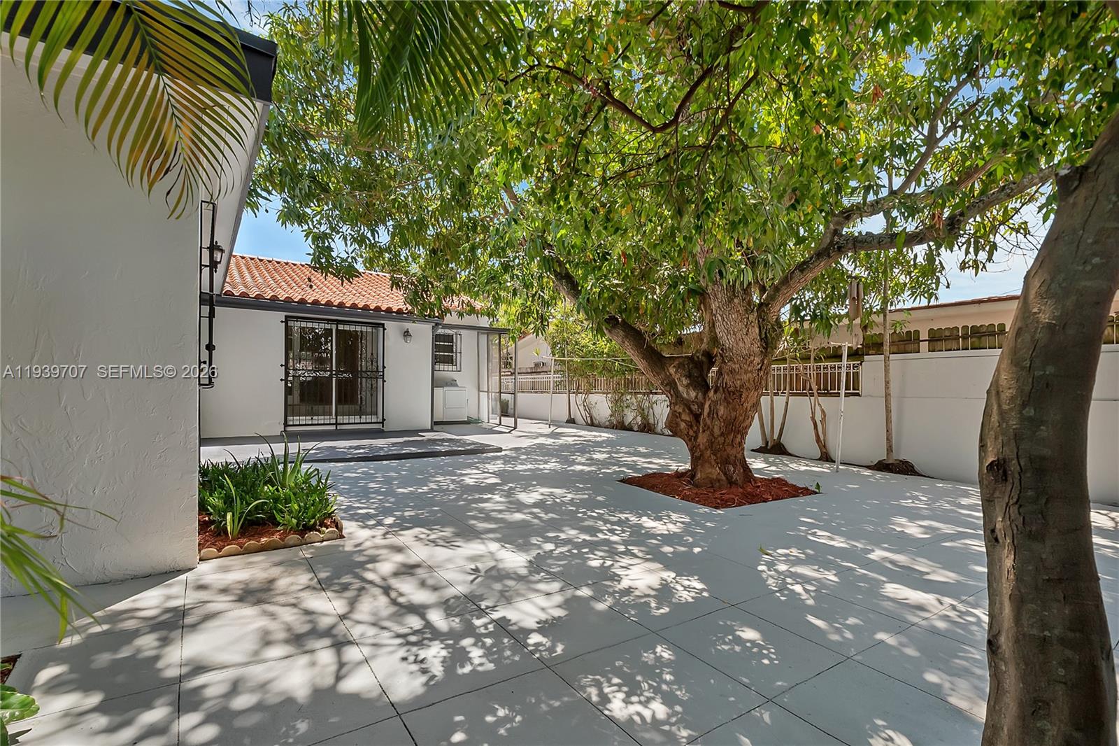 SILVER BLUFF ESTS-SEC A - Residential Lease