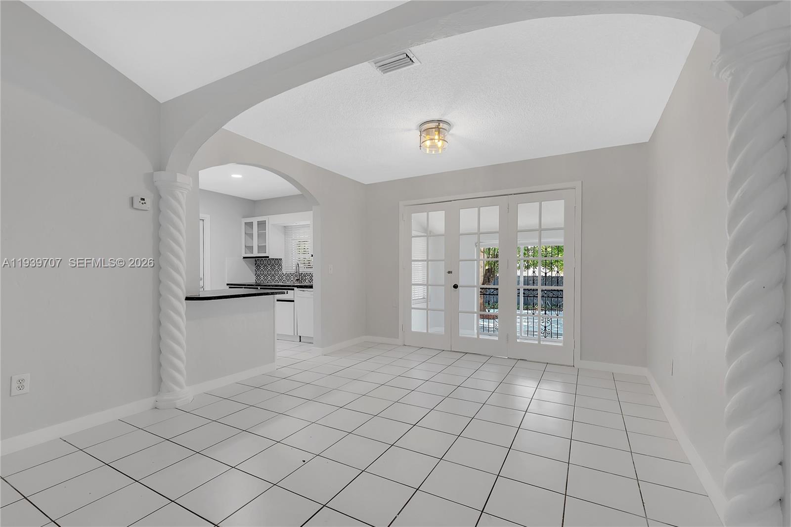 SILVER BLUFF ESTS-SEC A - Residential Lease