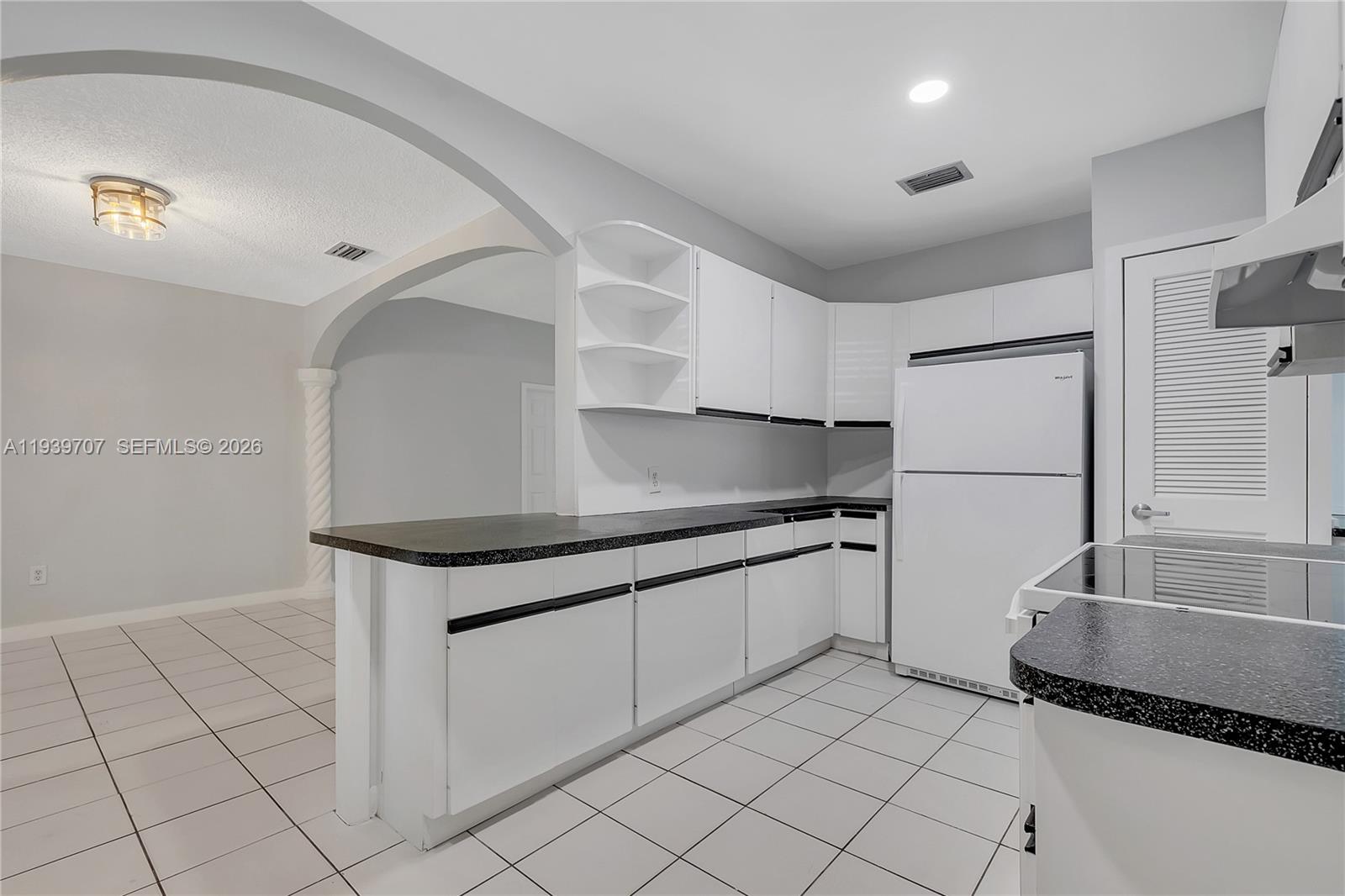 SILVER BLUFF ESTS-SEC A - Residential Lease