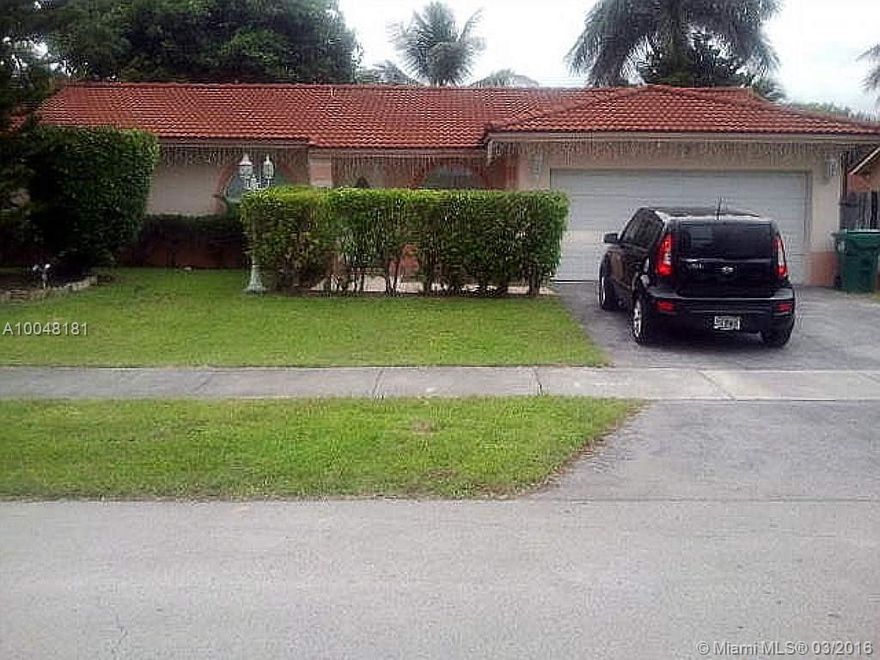 BEAUTIFUL FAMILY HOME IN A GREAT AREA NEAR EVERYTHING YET A QUIET NEIGHBORHOOD. FULL OF GREAT FEATURES. BRIGHT AND SPACIOUS MASTER BEDROOM FEATURES A SEPARATE OFFICE SPACE WITH FRENCH DOORS TO THE PATIO AND POOL. THE FAMILY ROOM OPENS TO THE POOL AREA AS WELL. BIG POOL WITH MEXICAN TILED DECK FOR YOUR PICNICS OR FAMILY GET TOGETHER. AN ADDITIONAL COVERED AREA THAT CONNECTS WITH THE KITCHEN FOR YOUR BBQ. THE KITCHEN IS HUGE WITH ENOUGH SPACE TO EAT IN