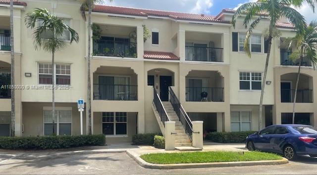 Beautiful and spacious 2-bedroom 2-bathroom in a Luxury gated community. Enjoy the Gym/Pool/Jacuzzi and the surroundings of this quiet garden style community/Stainless steel appliances, new washer and dryer in the unit/New AC (2yrs), cable, and internet/Laminated wood floors/Close to major highways, retail stores, and restaurants/Also for rent, investors welcome!