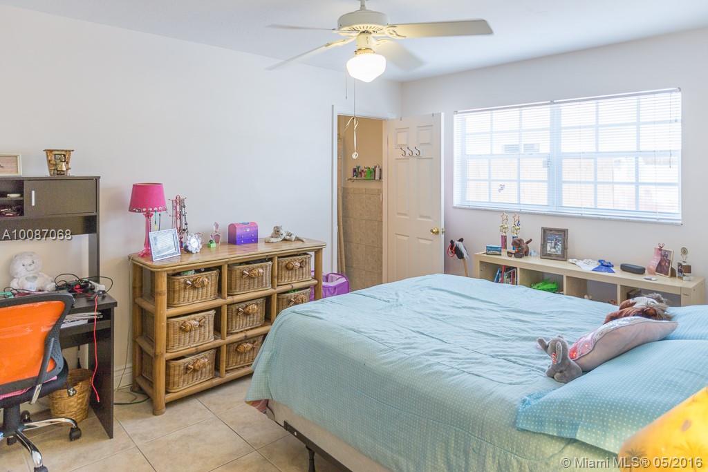 Hollywood Hills 1965 61-2 - Residential