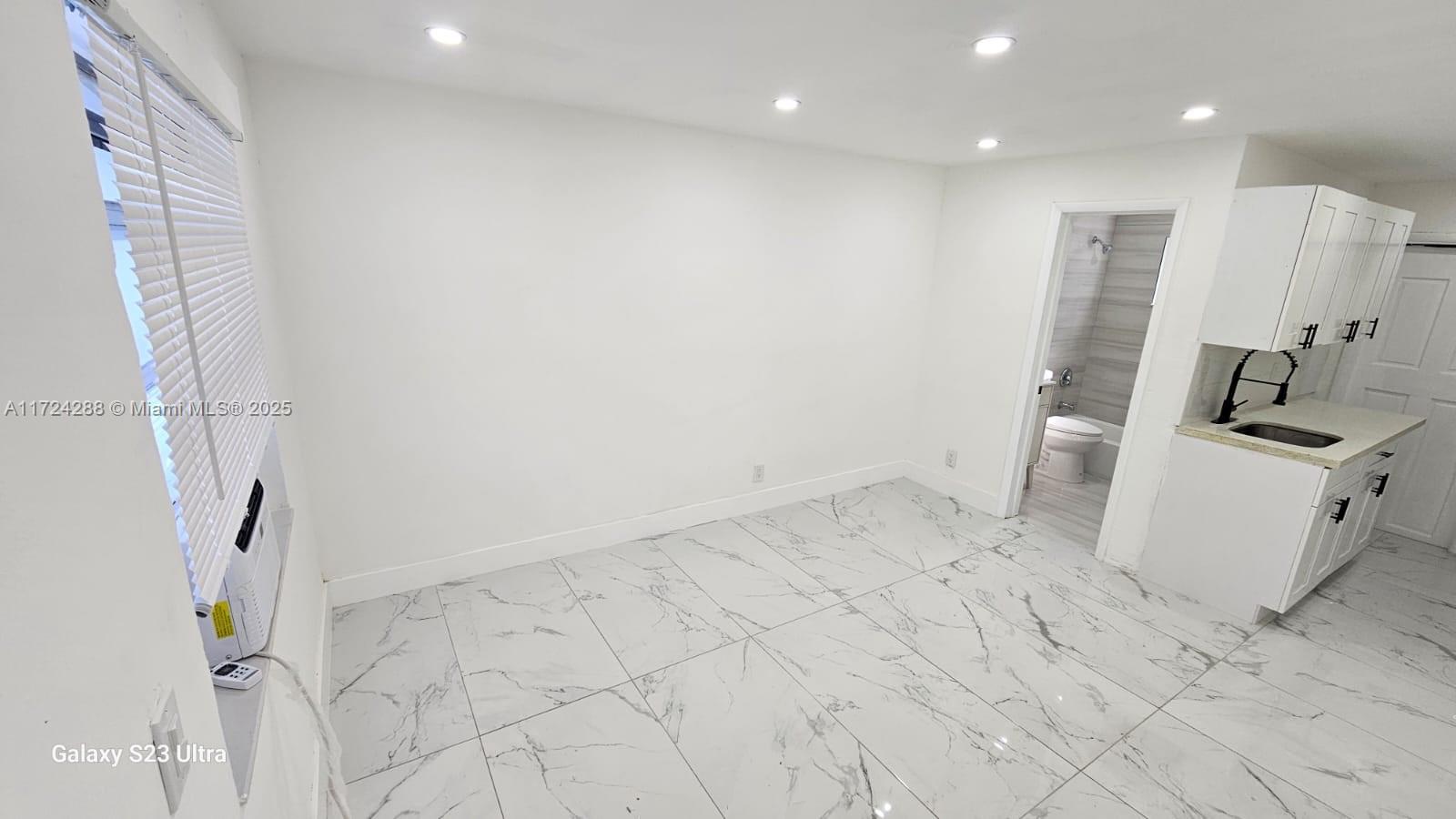 Rental Property at 5740 Mayo St 4, Hollywood, Broward County, Florida - Bedrooms: 2 
Bathrooms: 1  - $2,189 MO.