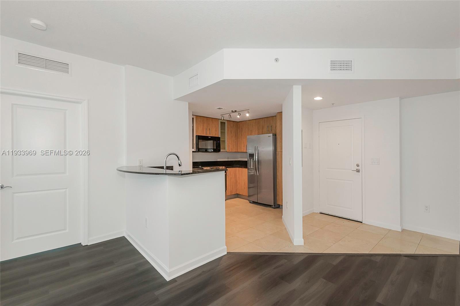 360 CONDO A - Residential