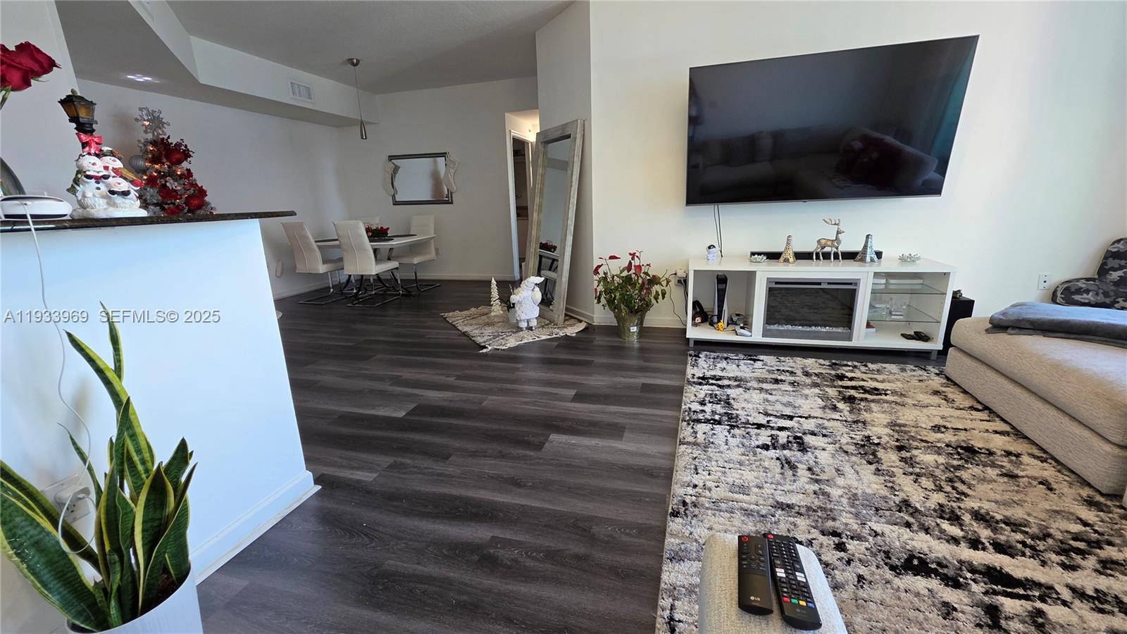 360 CONDO A - Residential